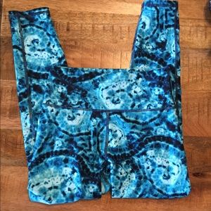 LIKE NEW!!! Fabletics tie dye full-length leggings